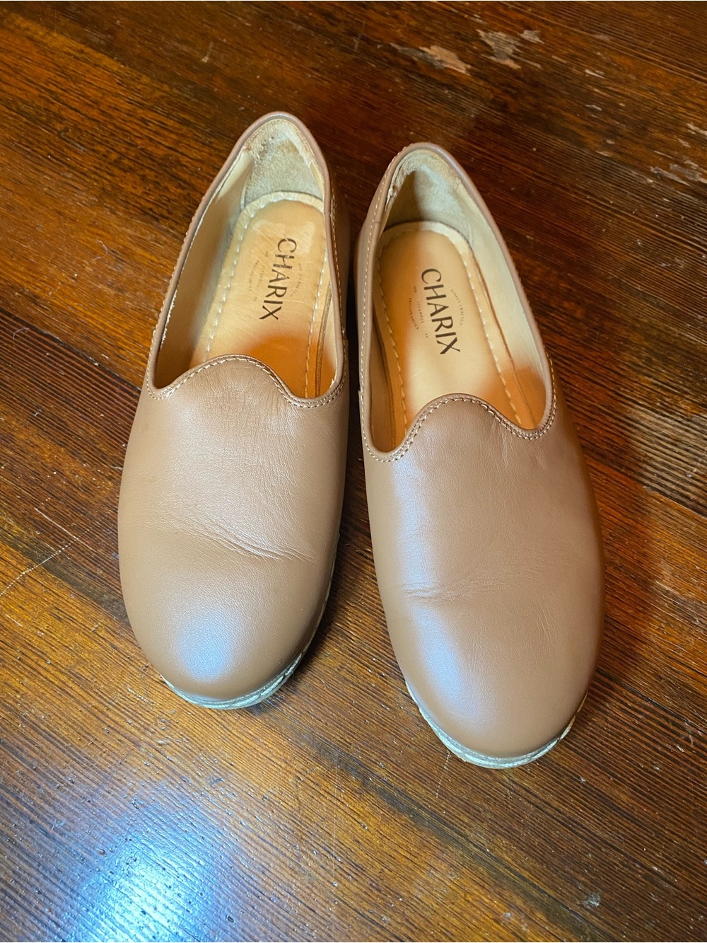 EUC Barely Worn CHARIX Handmade Light Brown/Camel/Tan Slip-On Leather Loafers